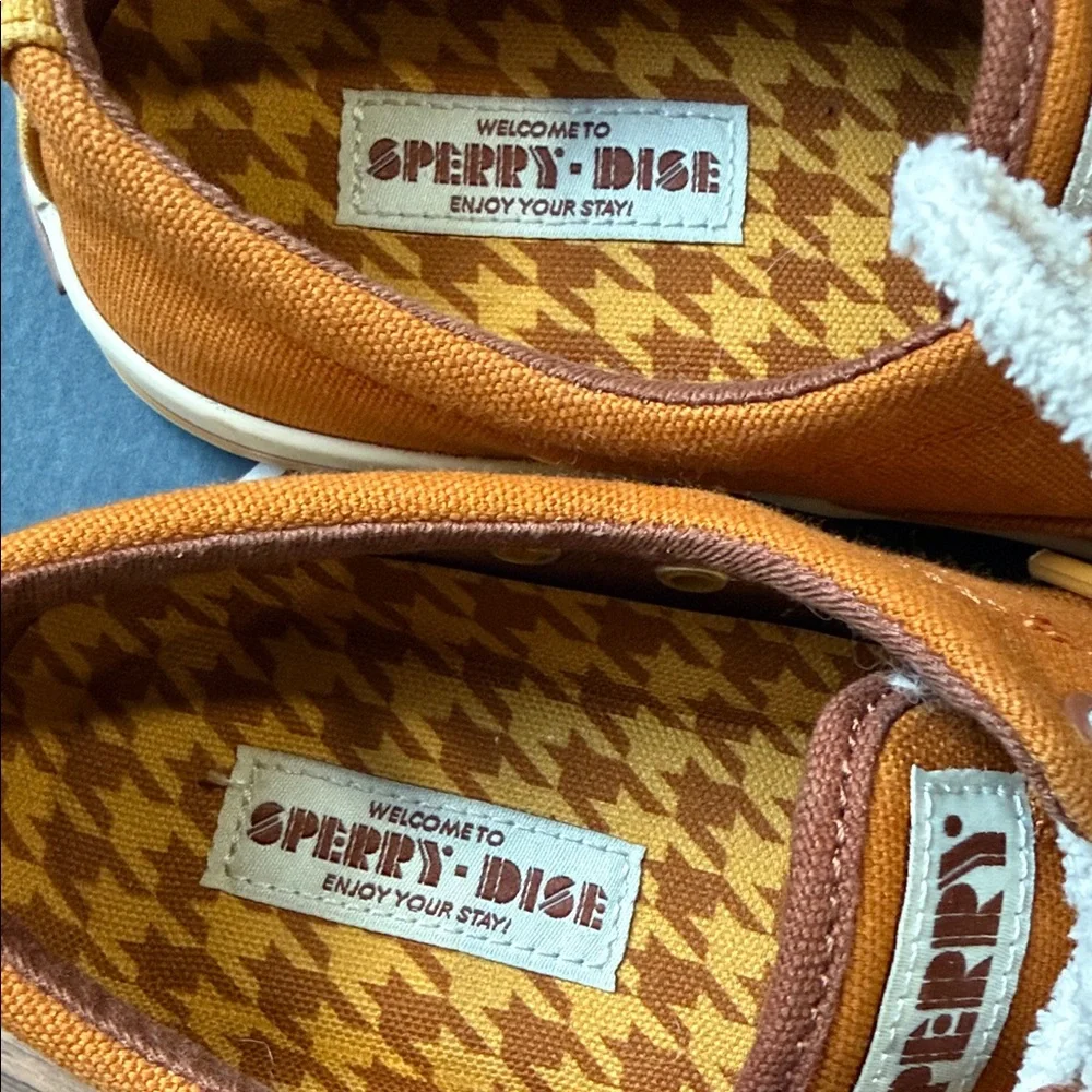 Sperry Striper CVO Orange Canvas Sneakers Size -4.5 Men’s 6 Women’s 4.5 Big Kids